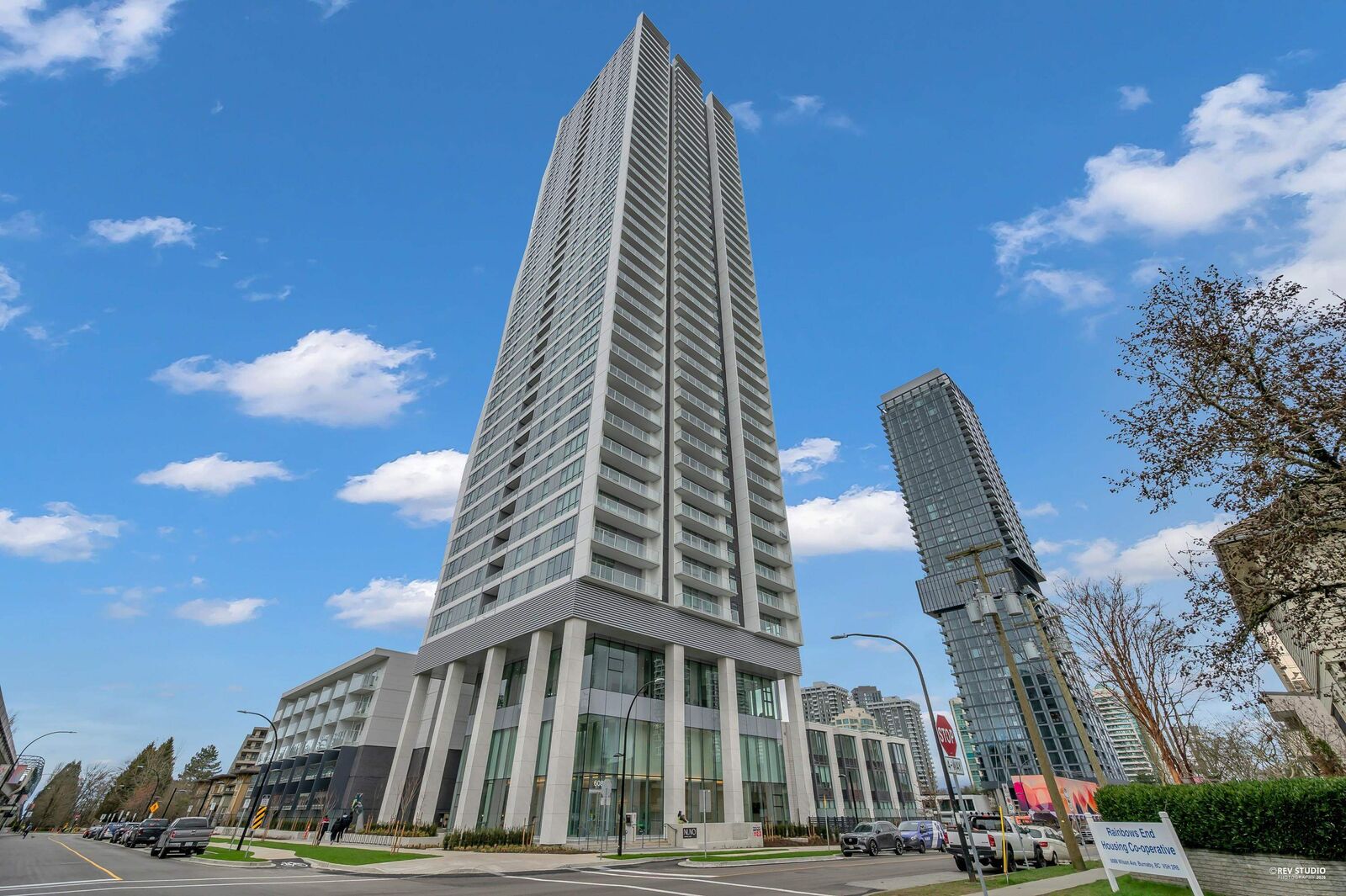 Property Photo: 6087 Wilson Avenue 1702 BC V5H 0M1