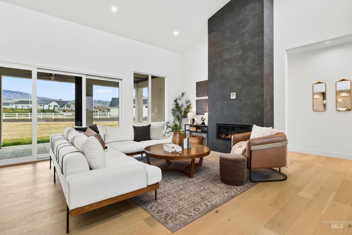 Property Photo:  7786 W Diamond Lake Dr  ID 83714 