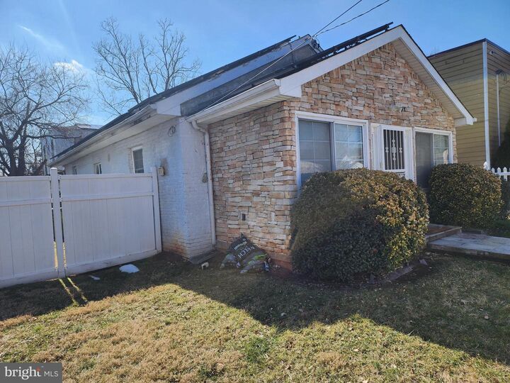 Property Photo:  5221 Call Place SE  DC 20019 