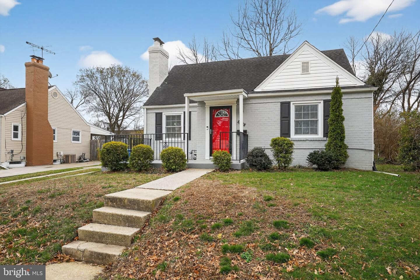 Property Photo:  6903 Gateway Boulevard  MD 20747 