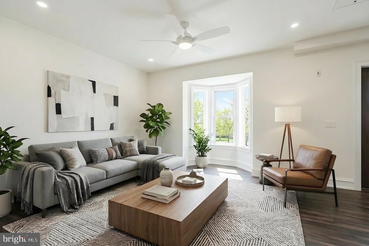 Property Photo:  1 Pennsylvania Avenue 1  PA 19087 