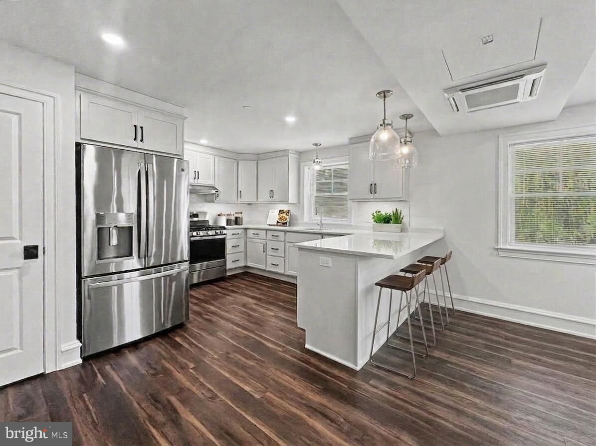 Property Photo:  1 Pennsylvania Avenue 1  PA 19087 