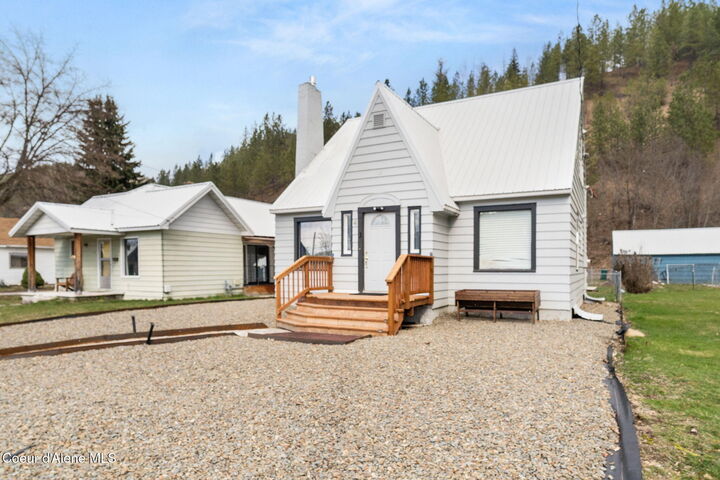 Property Photo:  4 E Mission Ave  ID 83837 