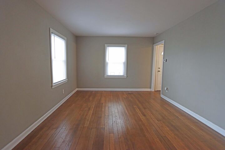 Property Photo: 811 Chestershire Road OH 43204