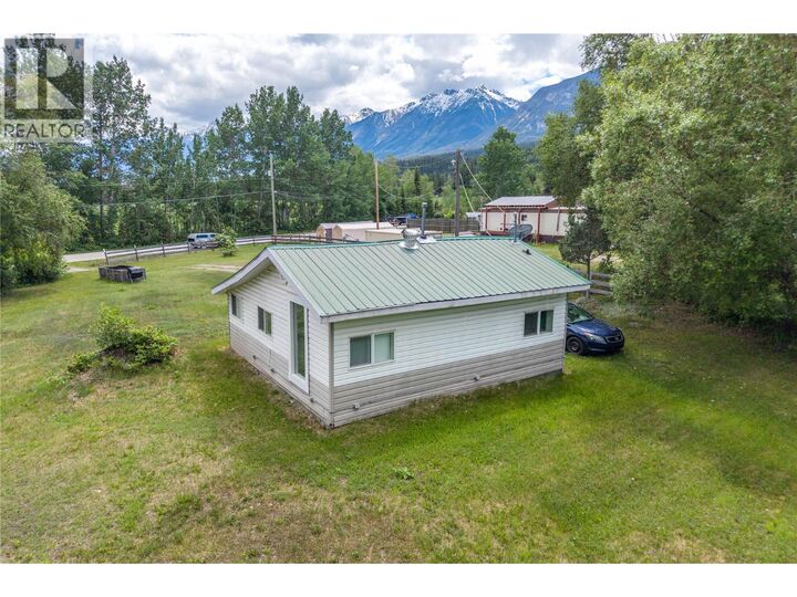 876 Canyon Creek Road — photo 1