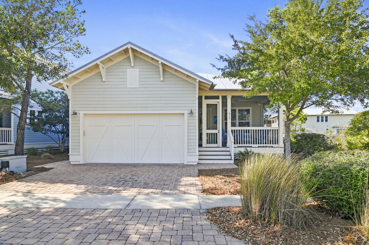 Property Photo:  917 Sandgrass Boulevard  FL 32459 