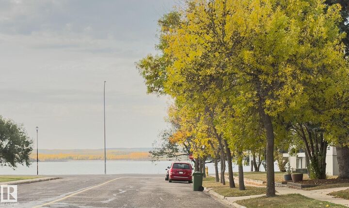 Property Photo:  4814 53 Street  AB T9N 1X8 