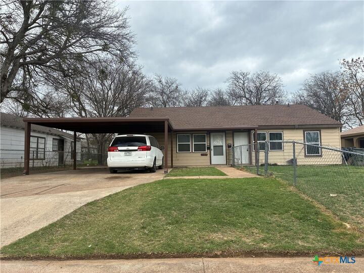 Property Photo: 1909 & 1911 Elkins Avenue TX 76541