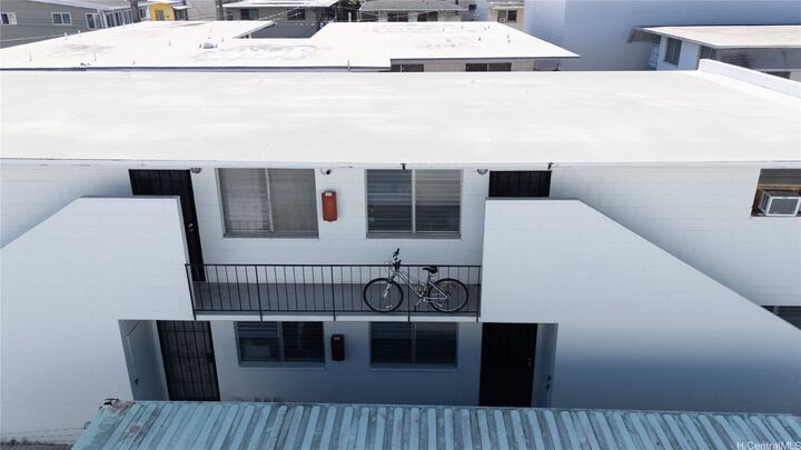 Property Photo:  910 Kopke Street  HI 96819 