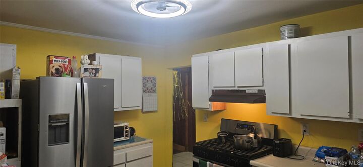 Property Photo:  2 Ivy Road  NY 11951 