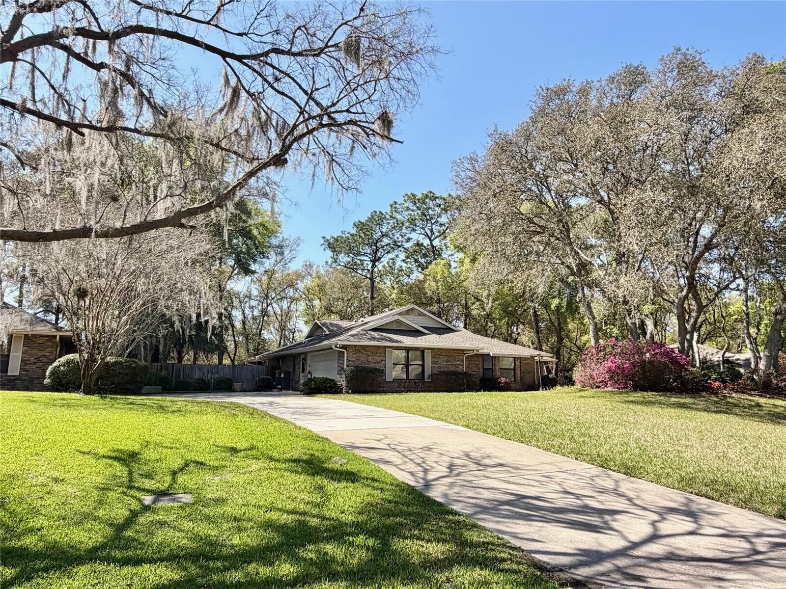 Property Photo:  1072 Torchwood Drive  FL 32724 