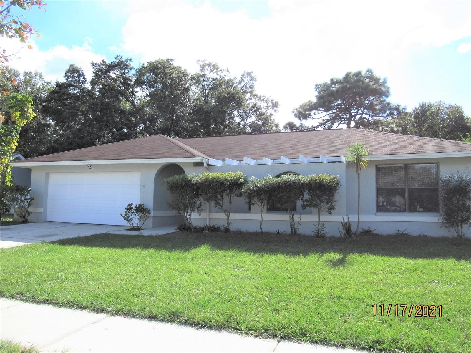 Property Photo:  631 Sandy Creek Drive  FL 33511 