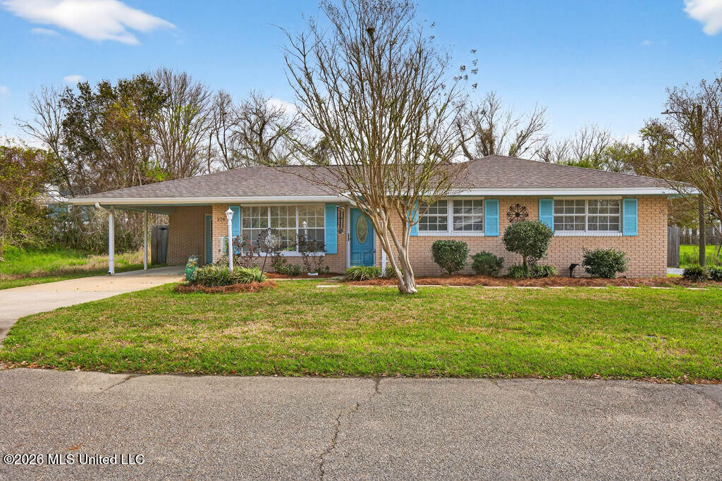Property Photo:  224 Saint Paul Avenue  MS 39571 