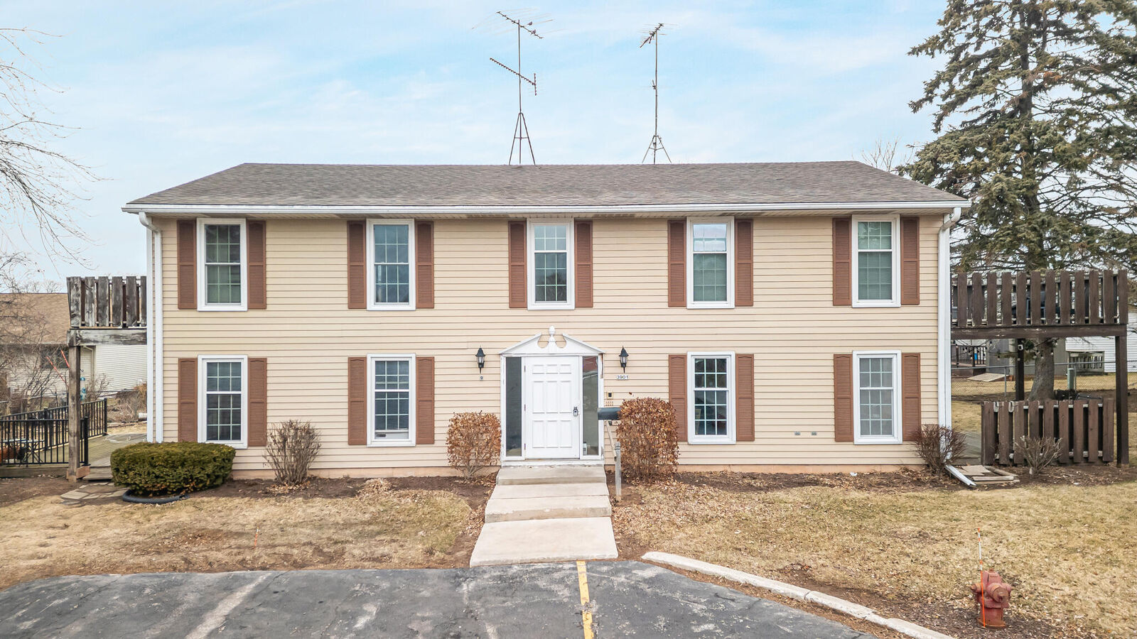 Property Photo: 3901 Country Pl WI 53081