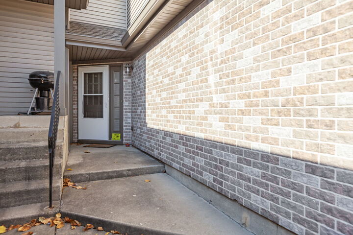 Property Photo:  988 Butter Creek Court 4nd  IL 60169 