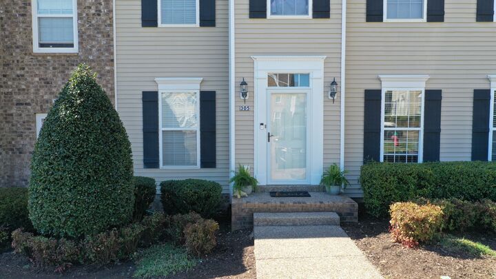 Property Photo: 305 Dakota Dr TN 37174