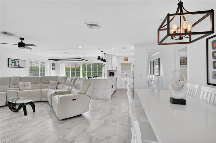 Property Photo:  19 Crooked Ln 15  FL 34112 