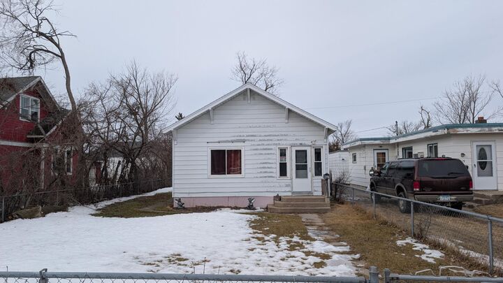 Property Photo:  417 Central Avenue SE  MN 56601 