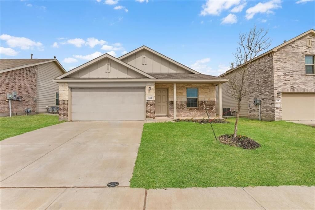 Property Photo:  340 Red Rock Trail  TX 76052 