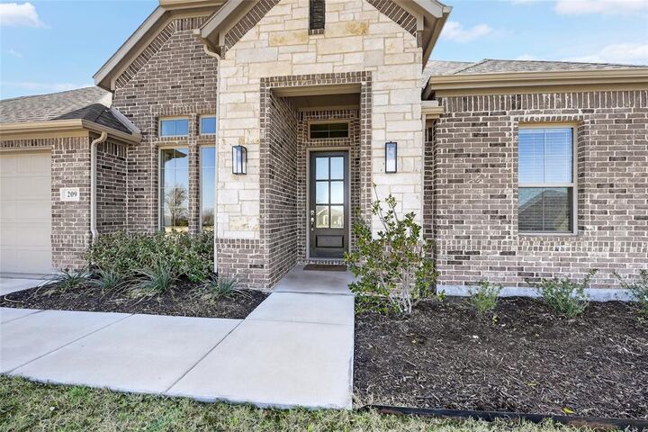 Property Photo:  209 Basalt Lane  TX 76020 