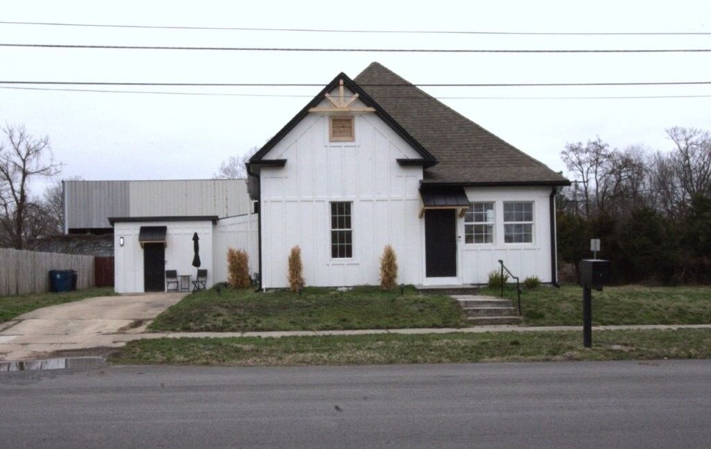 Property Photo:  302 S McKinley Avenue  MO 64801 