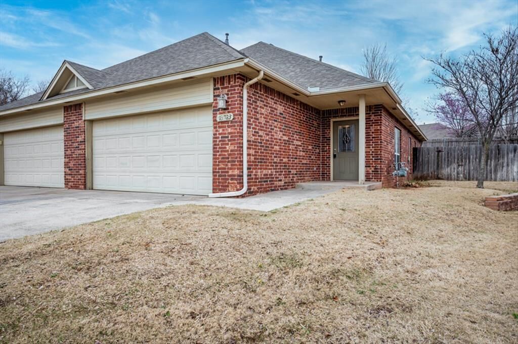 Property Photo: 13823 Oxford Drive OK 73013