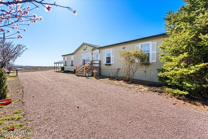 Property Photo: 330 N Sioux Drive AZ 86323