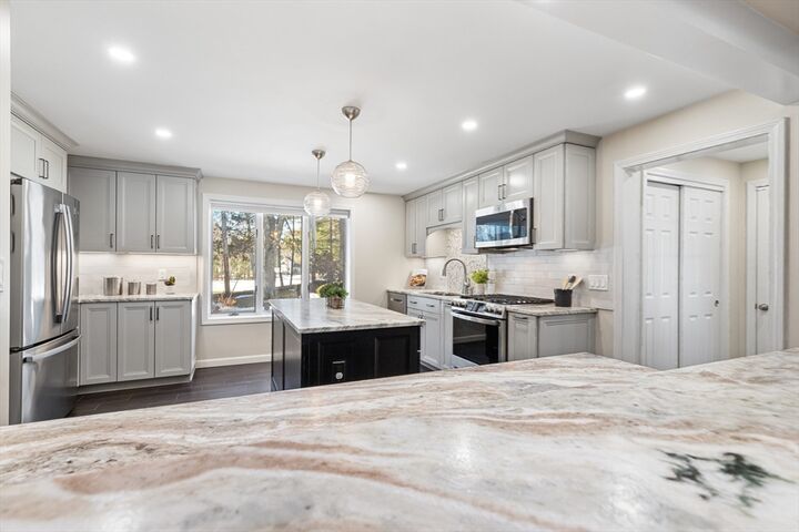 Property Photo:  14 Niblick Way 14  MA 01864 