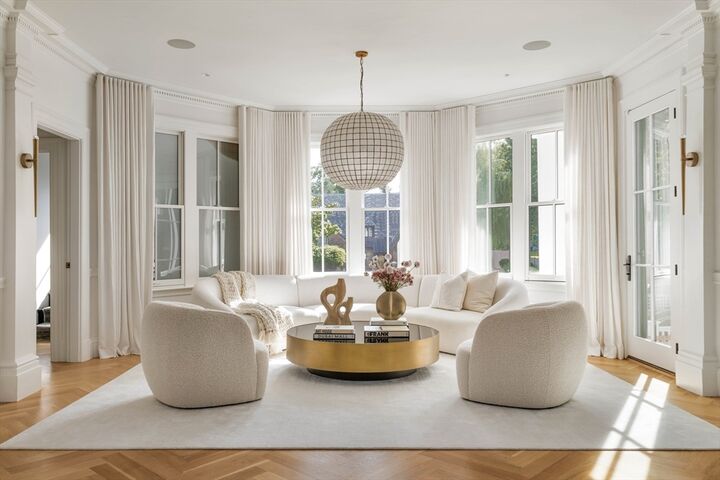 Property Photo: 15 Farlow Rd MA 02458