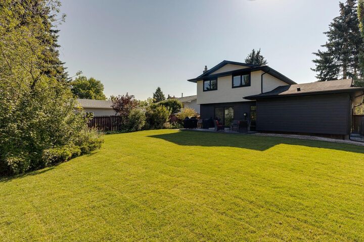 Photo de la propriété: 308 Silvergrove Drive NW AB T3B 4M5