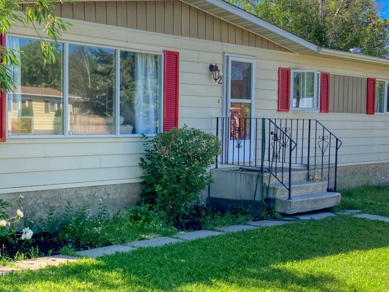 Property Photo: 62 Parkland Drive AB T4S 1J2