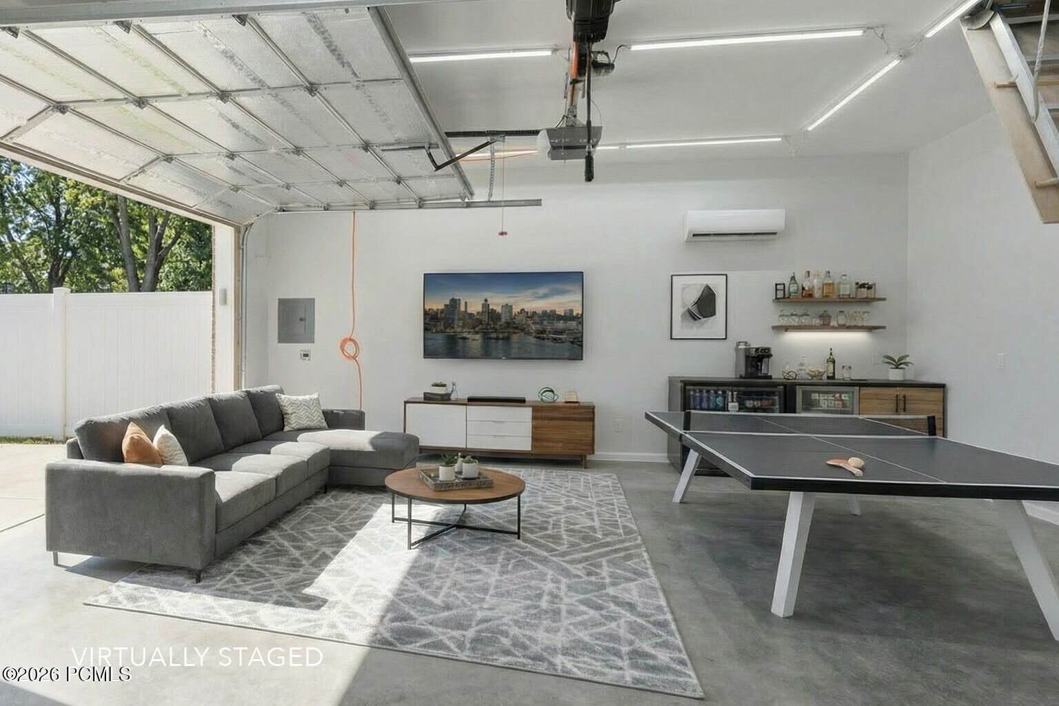 Property Photo:  2303 E Hawthorne Street  UT 84043 