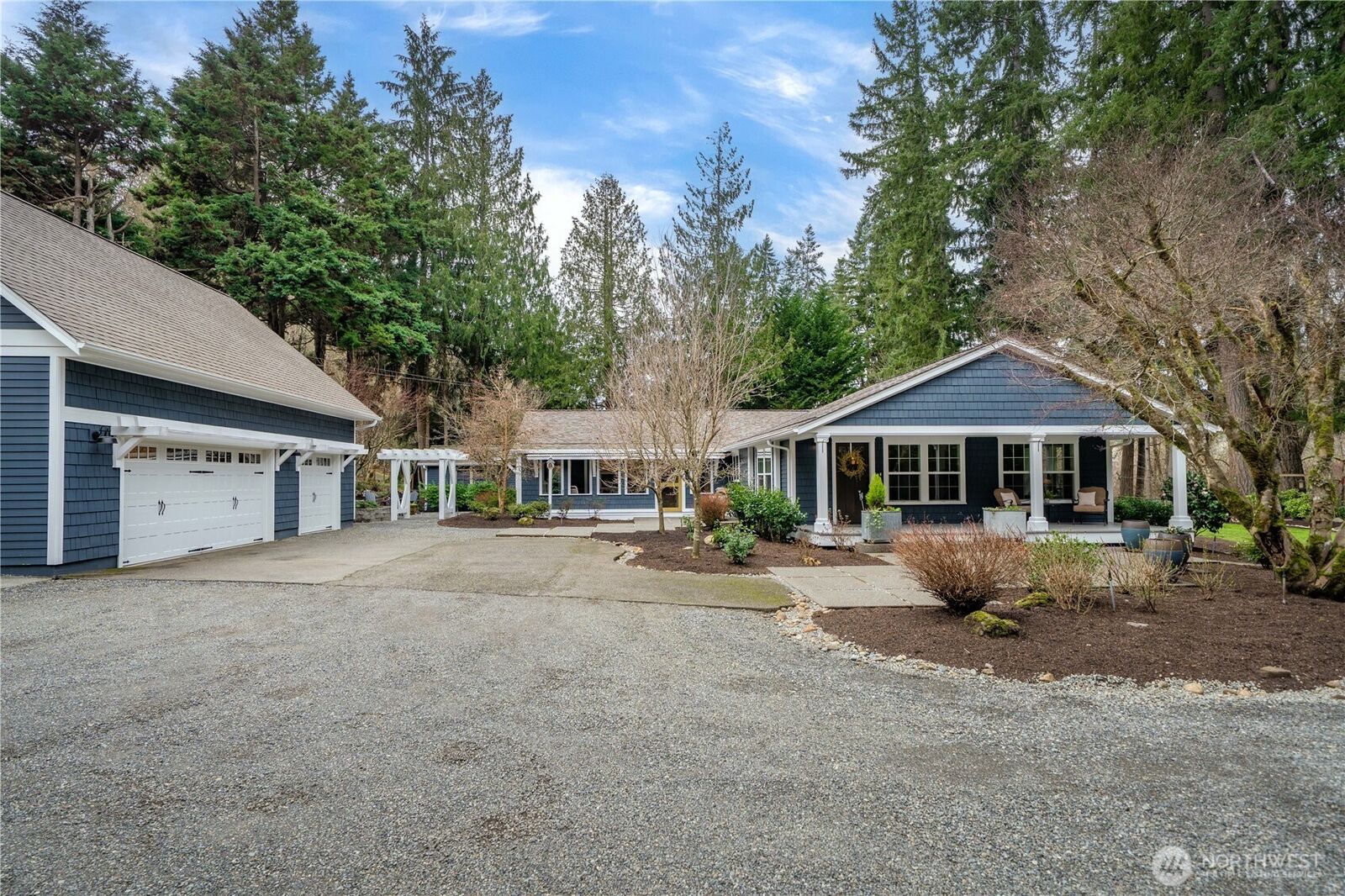 Property Photo:  26002 SE 208th  WA 98038 