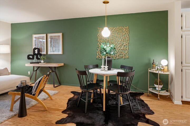 Property Photo:  3820 NE 155th Place 403  WA 98155 