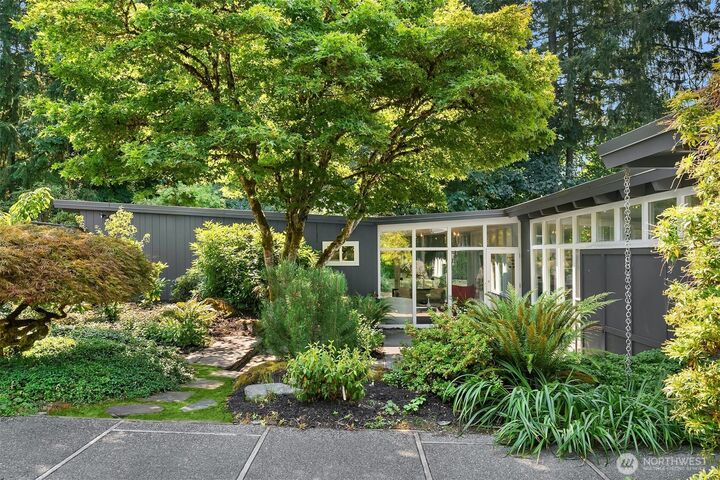 Property Photo:  5337  146th Avenue SE  WA 98006 