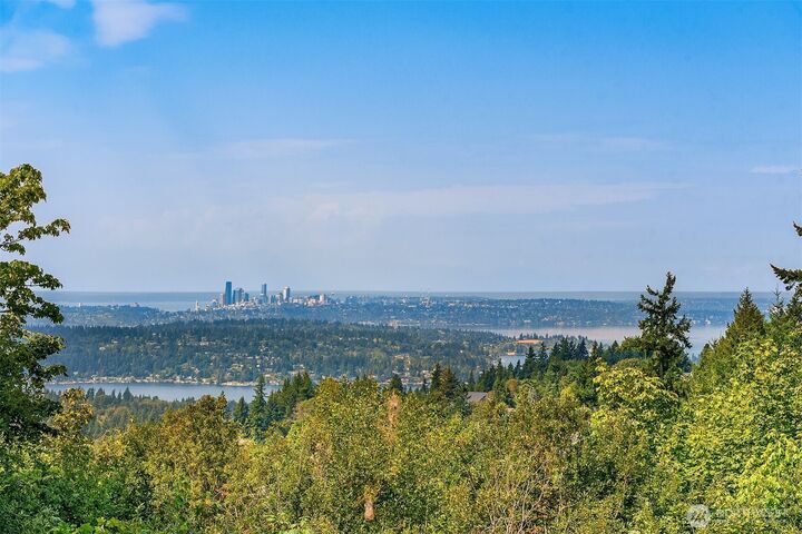 Property Photo: 5337 146th Avenue SE WA 98006