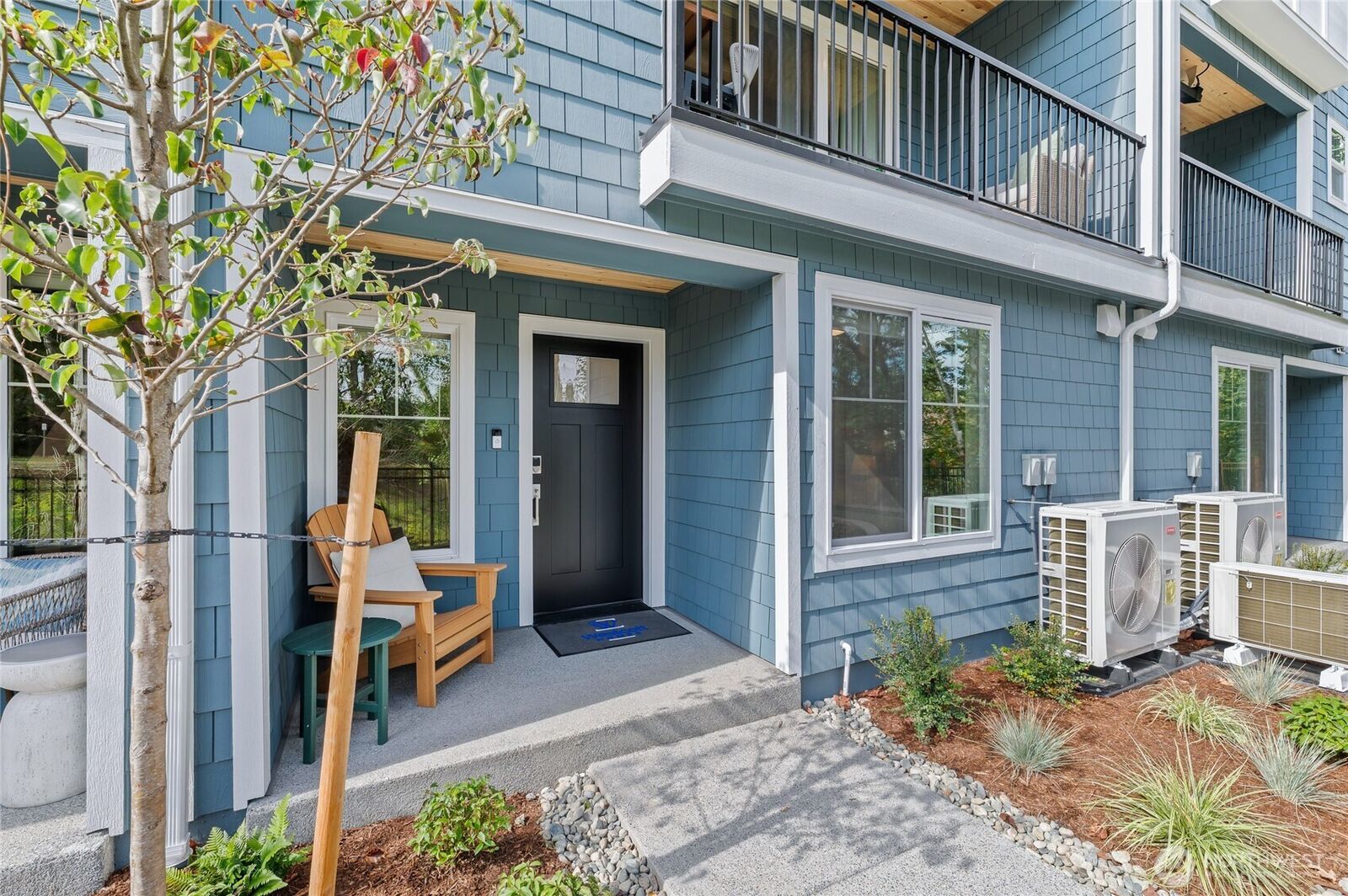 Property Photo:  14424  Madison Way D4  WA 98087 