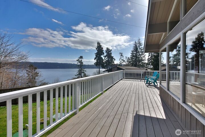 Property Photo: 1412 Commodore Place WA 98249