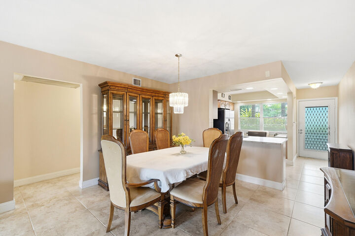 Property Photo: 3204 Portofino Point H1 FL 33066