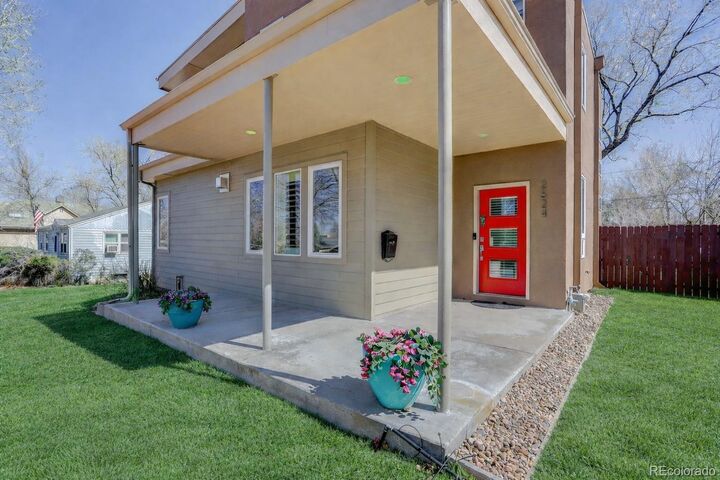 Property Photo:  2624 S Race Street  CO 80210 