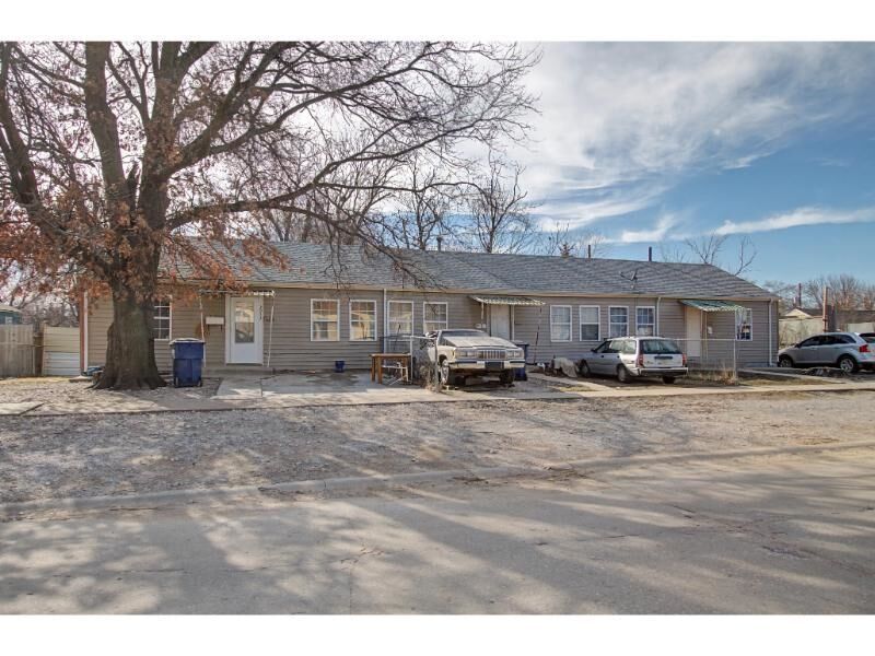 Property Photo: 2937 S Rutan St KS 67210