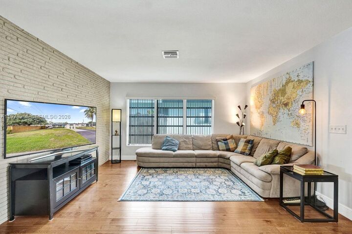 Property Photo:  4621 NE 2nd Ave  FL 33334 