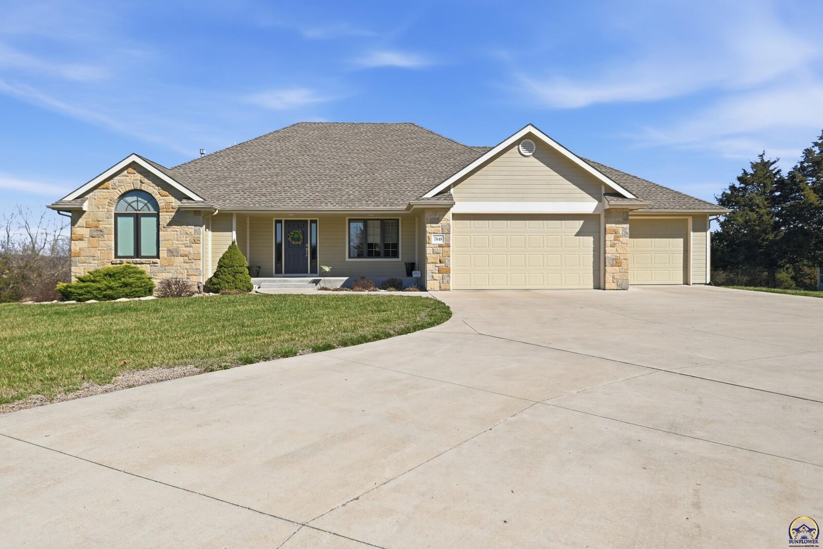 Property Photo:  7848 SW Hiawatha Dr  KS 66615 