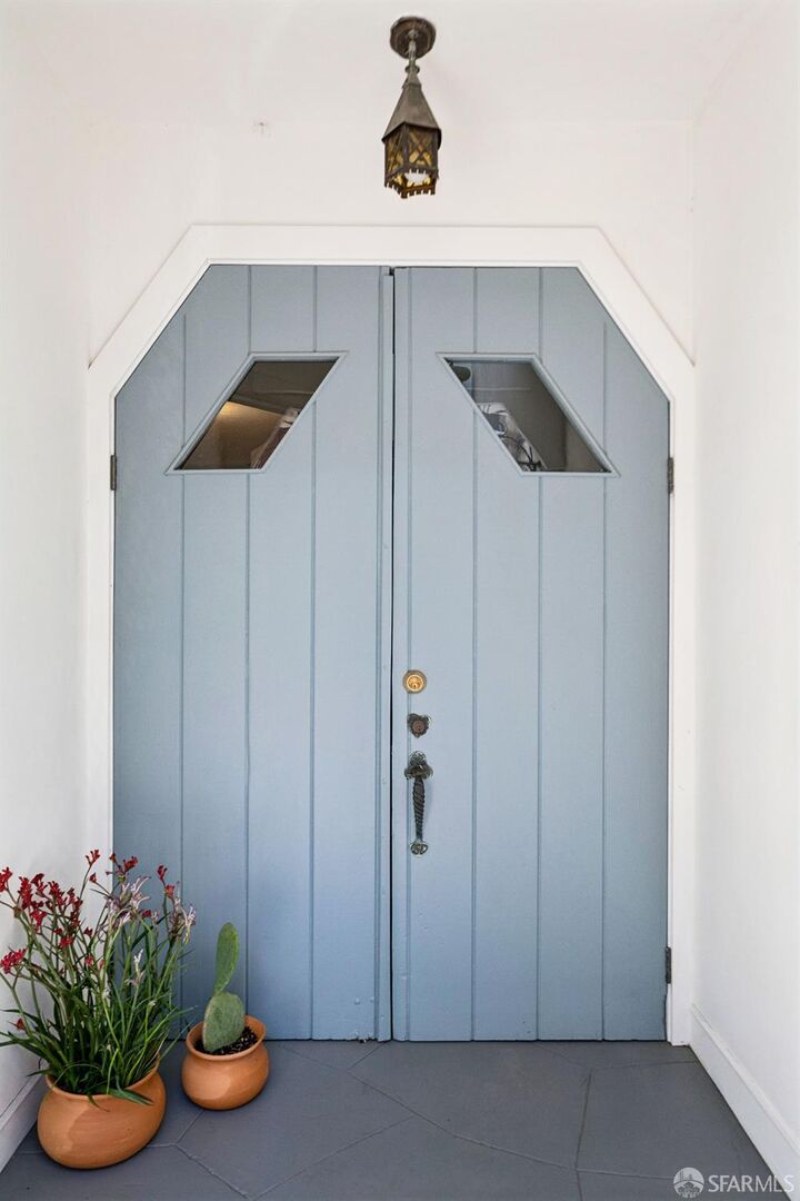 Property Photo:  1315 Minna Street  CA 94103 