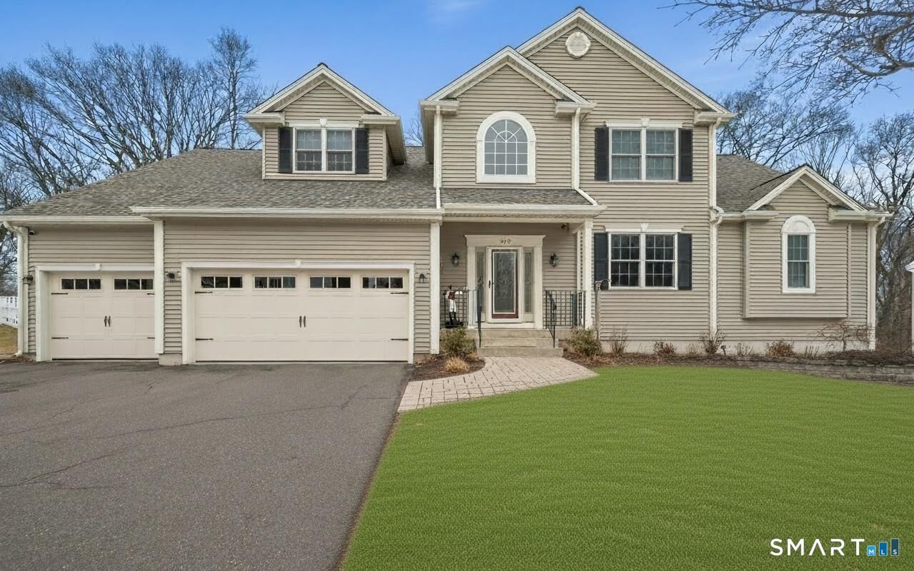 Property Photo:  379 Briarwood Drive  CT 06040 