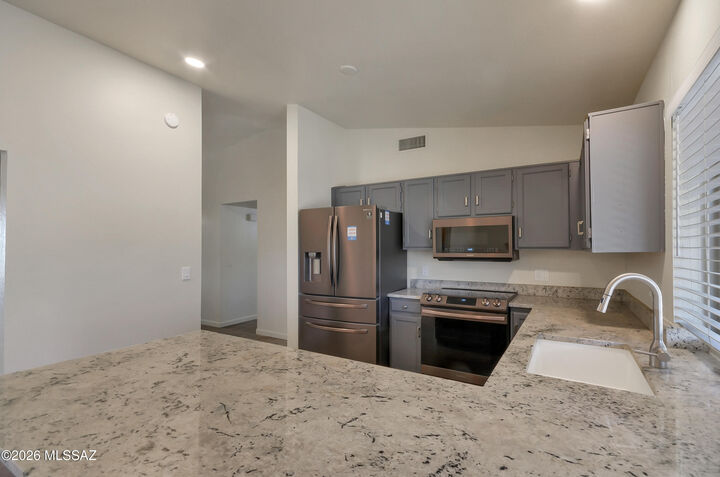 Property Photo:  7221 E Clayridge Drive  AZ 85750 
