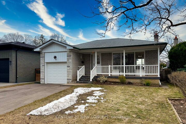 Photo de la propriété: 24 Woodpark Road ON M9P 1M1