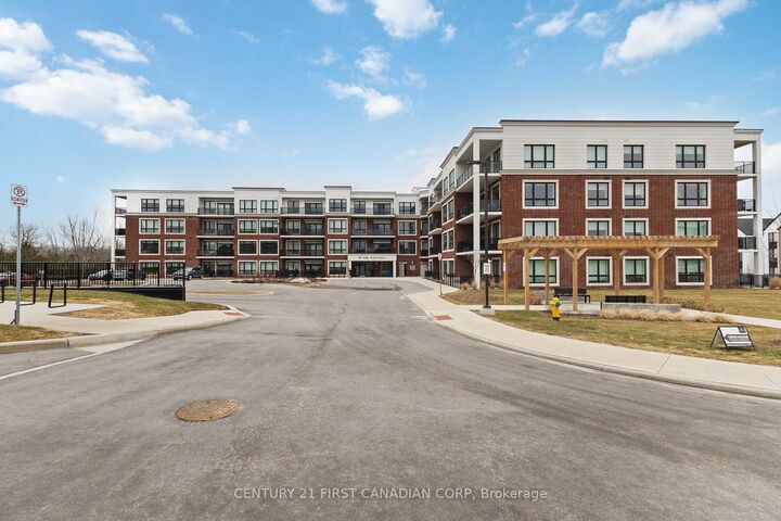 Property Photo:  1975 Fountain Grass Drive 105  ON N6K 0M3 