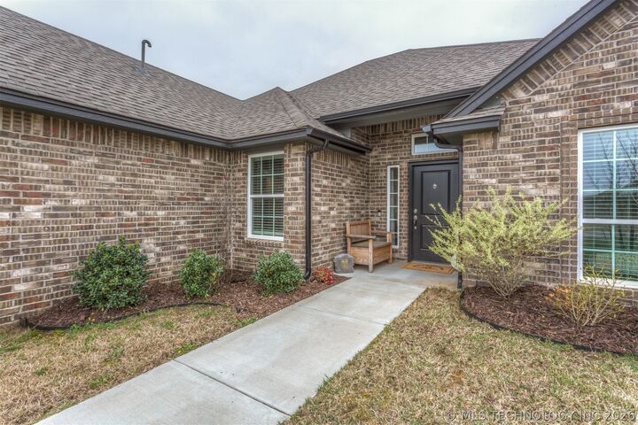 Property Photo:  10930 S 274th  OK 74429 