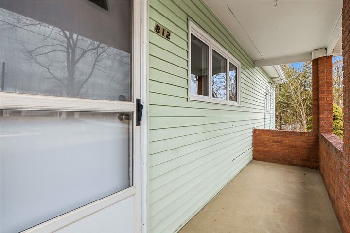 Property Photo: 812 Wall St PA 15057